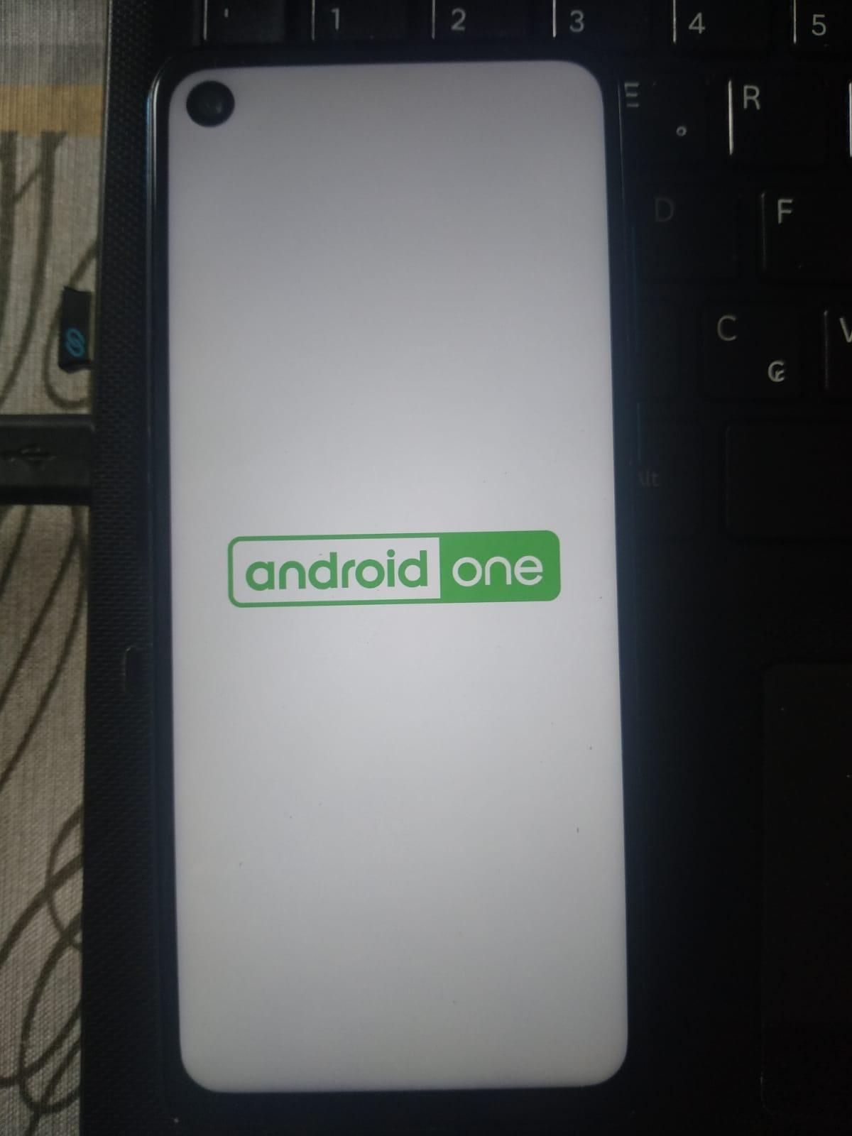 Motorola One Vison Travado na Logo "andoid one"